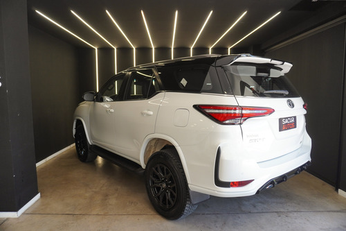 Toyota Hilux SW4 2.8 Tdi Gr-s 4x4 7as 6at 2025