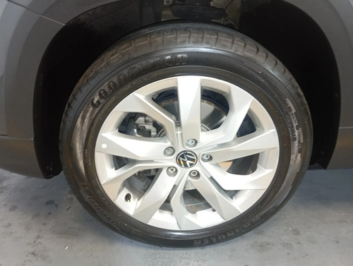 Volkswagen Taos 1.4 250 Tsi Comfortline At L/24 2025