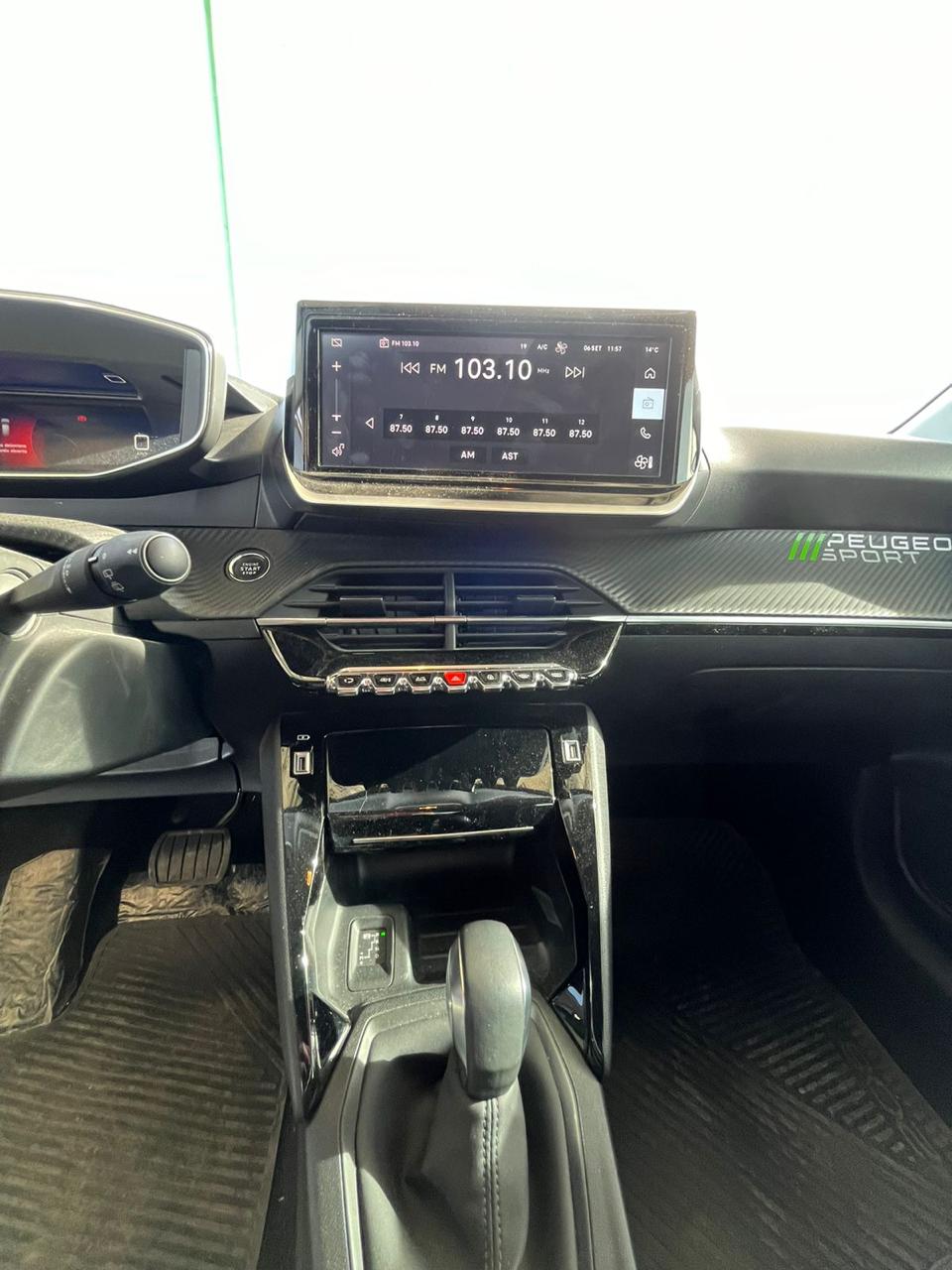 Peugeot 208 Allure AT 2022