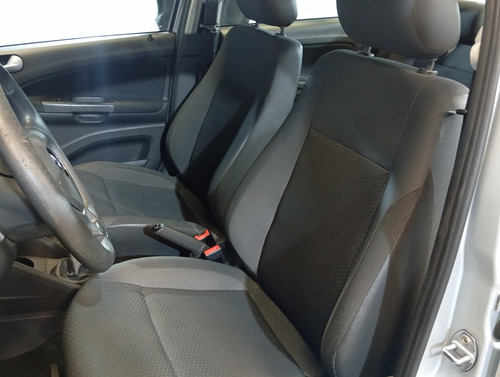 Volkswagen Voyage 1.6 Trendline L/17 2018