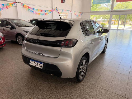 Peugeot 208 1.6 5p Feline Tip 2022