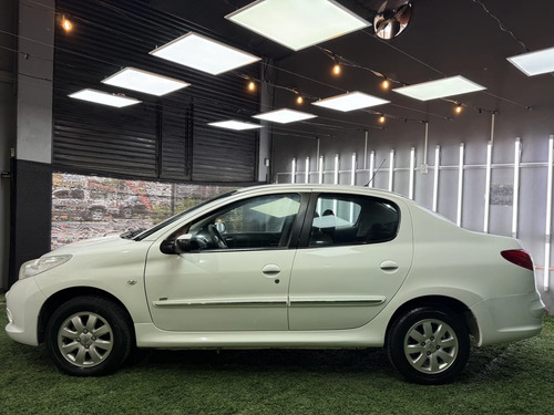 Peugeot 207 1.4 Sedan Allure Hdi 70cv 2013