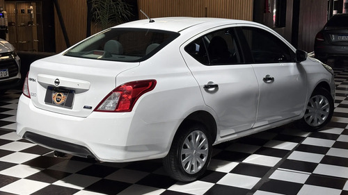 Nissan Versa 1.6 Sense Mt 2016