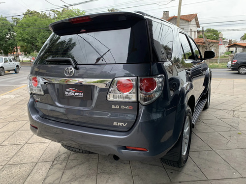 Toyota Hilux SW4 3.0 Srv Cuero I 171cv 4x4 5at 2012