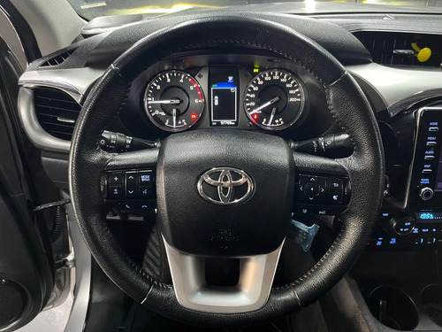 Toyota Hilux 2.8 TDI 4X4 SRX AT6 2022