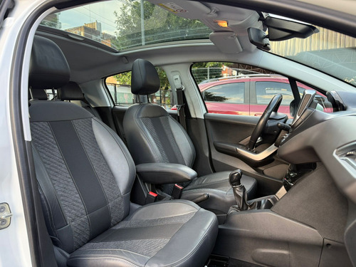 Peugeot 208 1.6 FELINE L16 2018