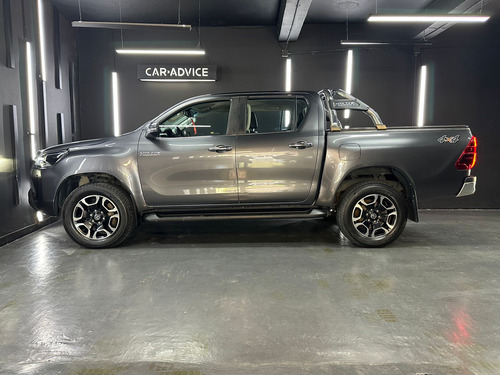 Toyota Hilux 2.8 TDI 4X4 DC SRX AT6 L21 2021