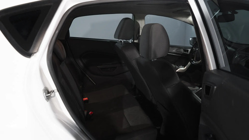 Ford Fiesta 1.6 KINETIC DESIGN TITANIUM 2012