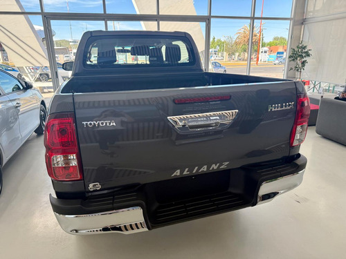 Toyota Hilux Pick-Up 2.4 Cd Sr 150cv 4x2 2025
