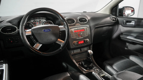 Ford Focus 2 1.8 Exe Sedan Tdci Ghia 2011