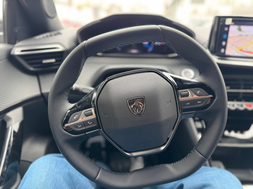 Peugeot 2008 1.0T Allure 2025