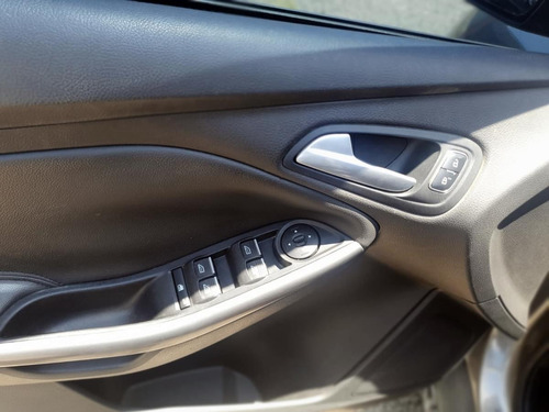 Ford Focus III 2.0 Sedan Se 2016