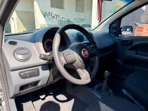 Fiat Uno 1.4 ATTRACTIVE TOP 5P L13 2015