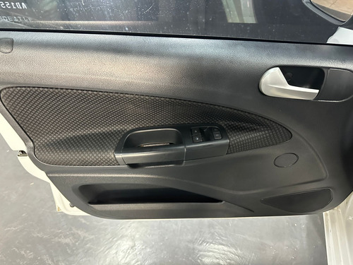 Volkswagen Gol 1.6 TREND COMFORTLINE 5P L17 2018