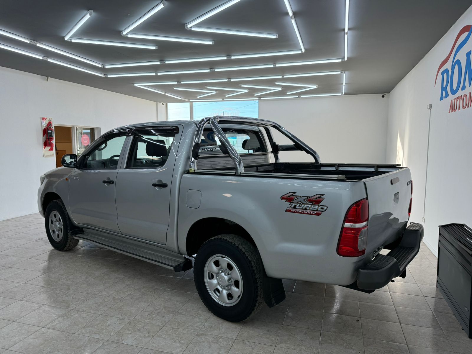Toyota Hilux DX 2,5 4X4 MT 2012