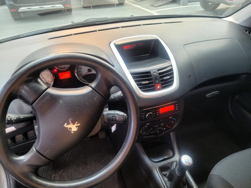 Peugeot 207 1.4 Sedan Hdi Xs 2012