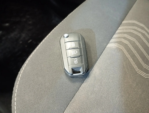 Peugeot 2008 1.6 Active L/19 2019