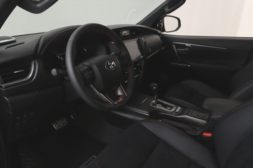 Toyota SW4 2.8 Tdi Gr-s 4x4 7as 6at 2025