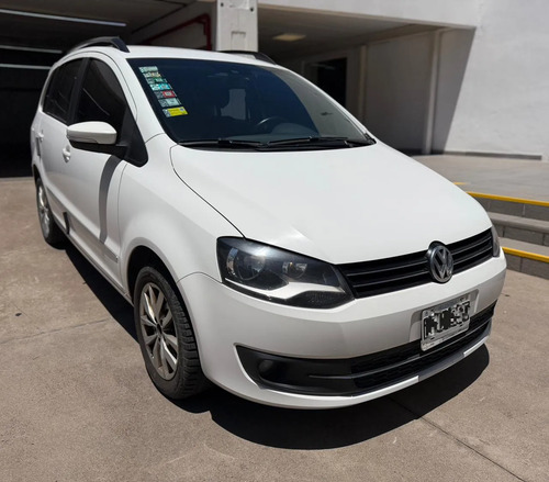 Volkswagen Suran 1.6 Highline 101cv 11c 2012