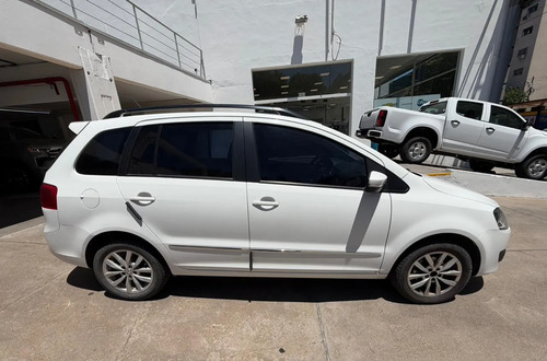 Volkswagen Suran 1.6 Highline 101cv 11c 2012