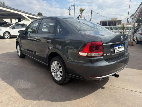 Volkswagen Polo 1.6 Com 4p L16 2017