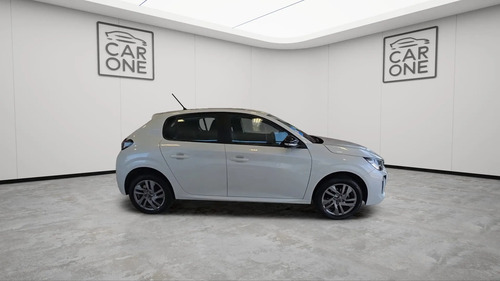 Peugeot 208 1.6 ALLURE L25 2024