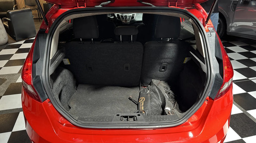 Ford Fiesta Kinetic 1.6 Design 120cv Titanium 2013