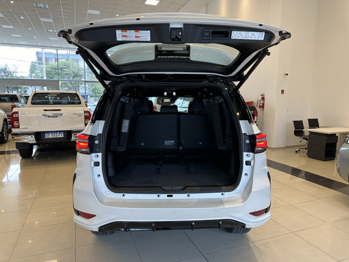 Toyota SW4 2.8 Tdi Gr-s 4x4 7as 6at 2025