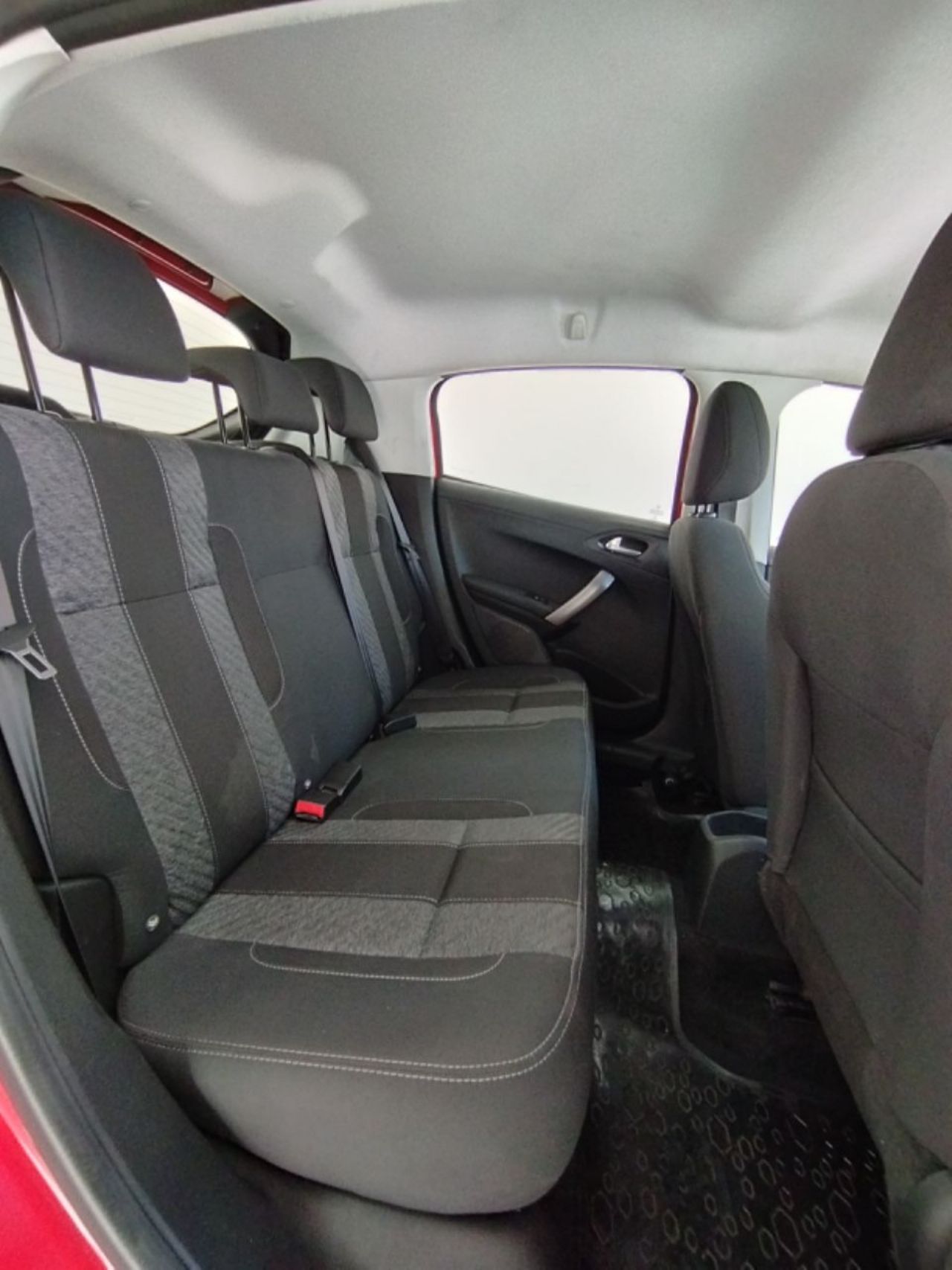 Peugeot 208 1.6 5ptas Allure 2018