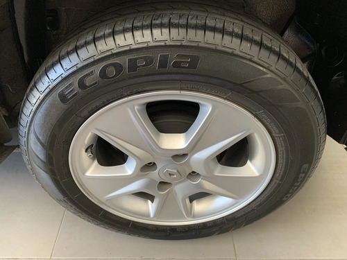 Renault Logan 1.6 Privilege 105cv 2015