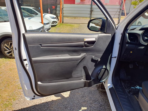 Toyota Hilux 2.8 Cd Srv 177cv 4x2 At 2025