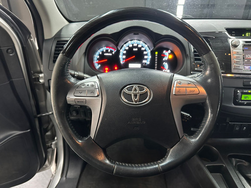 Toyota SW4 TDI SRV CUERO AT L12 2014