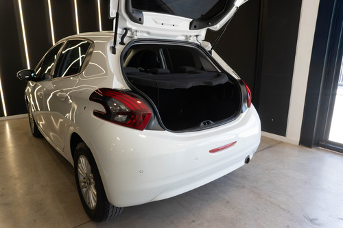 Peugeot 208 1.6 Allure 2020