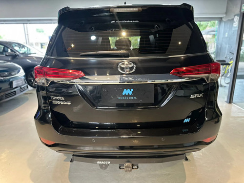 Toyota SW4 SRX 4x4 AT 7 Asientos 2017