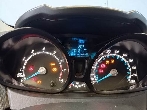 Ford Fiesta 1.6 5 P S Plus 2014