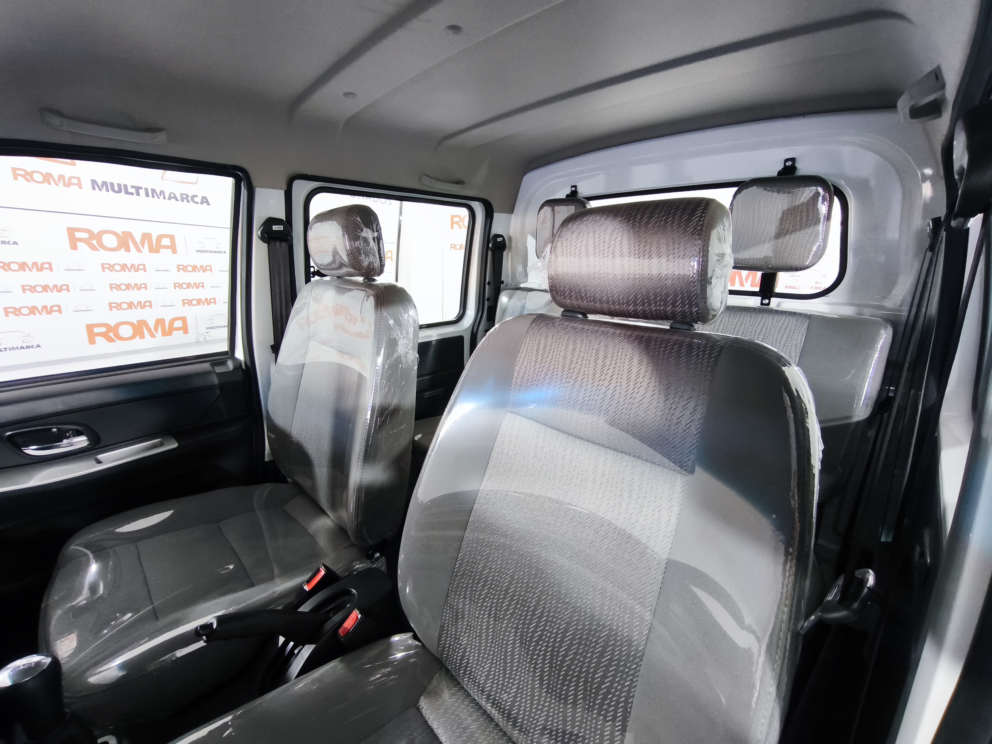 C32 MINI TRUCK CABINA DOBLE 2025