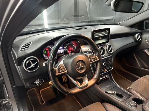 Mercedes-Benz GLA 250 4MATIC AMG 2016