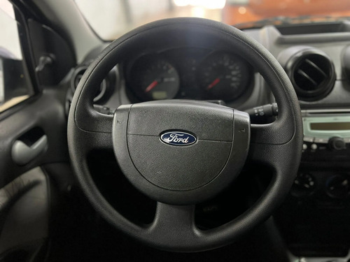 Ford Fiesta 1.6 Ambiente Mp3 2009