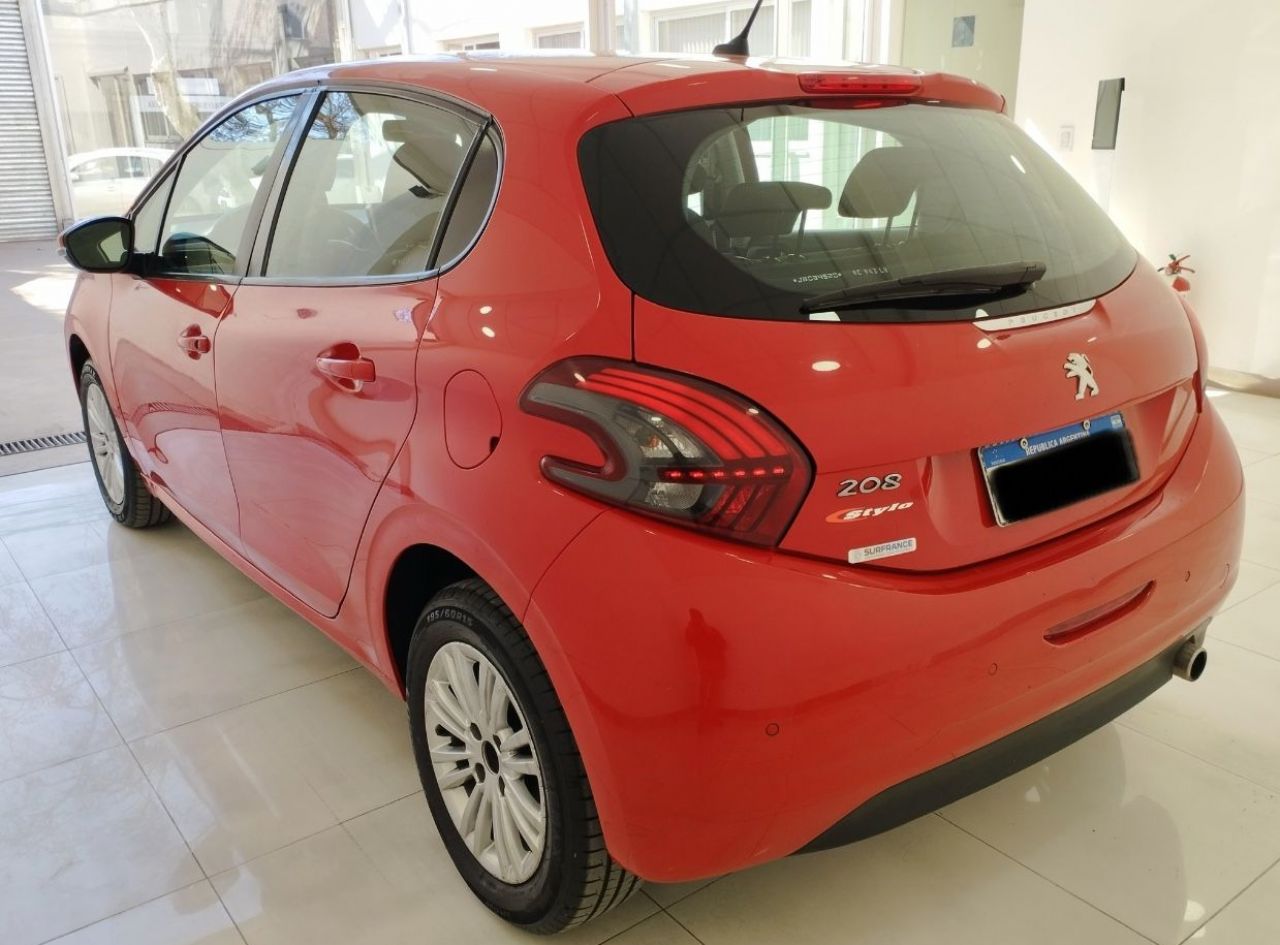 Peugeot 208 1.6 5ptas Allure 2018