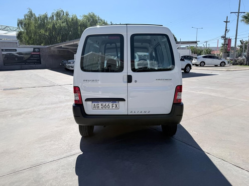Peugeot Partner Patagónica 1.6 Furgon Confort 2024