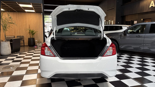 Nissan Versa 1.6 Sense Mt 2016