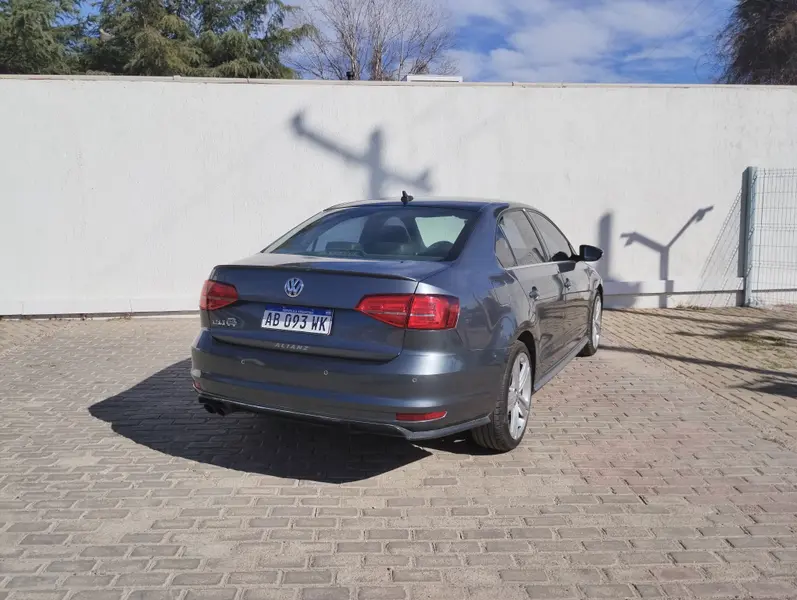 Volkswagen Vento 2.0 T Si Gli L17 2017