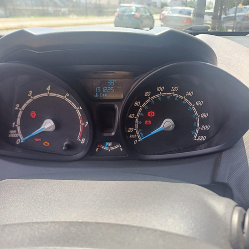 Ford Fiesta Kinetic 1.6 Se 120cv 2014