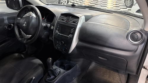 Nissan Versa 1.6 Advance Mt 2015