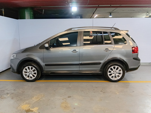 Volkswagen Suran 1.6 Highline L/15 2015