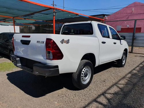 Toyota Hilux Dx 4x2 MT 2026