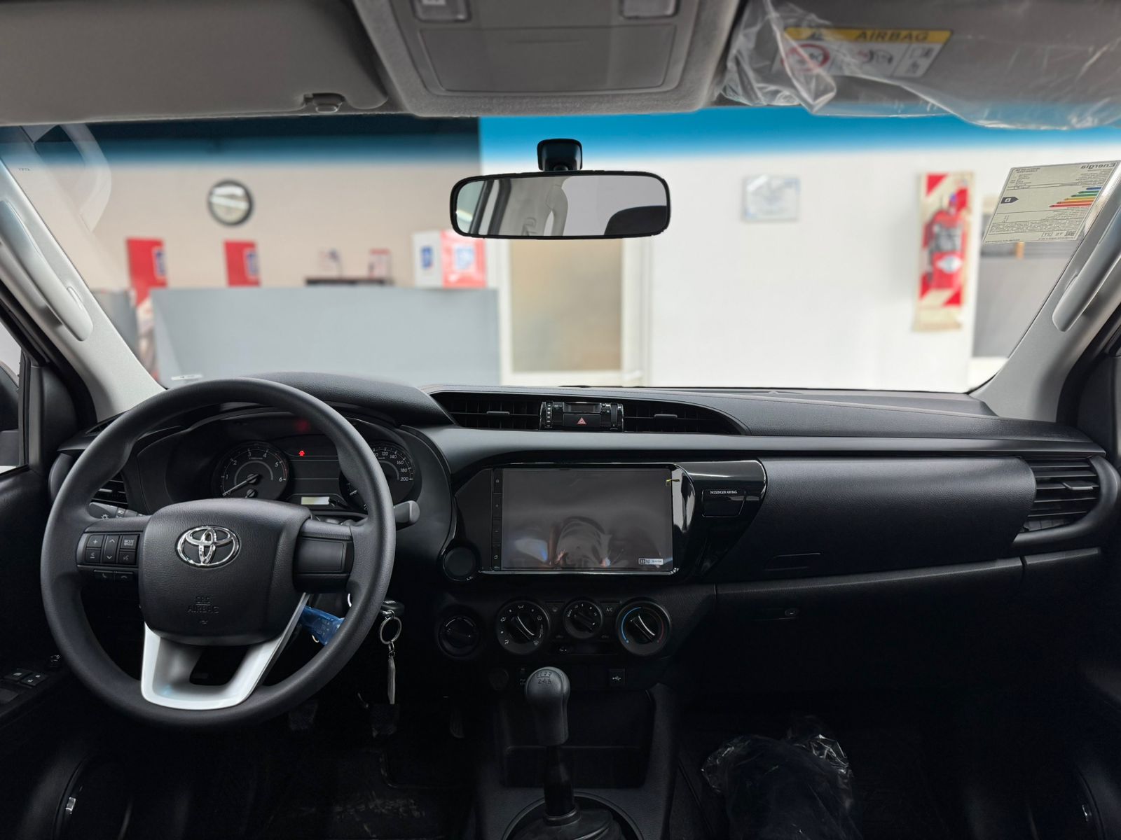 Toyota Hilux DX 4X4 MT 2,4 2024