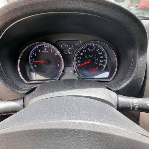 Nissan Versa 1.6 Advance Mt 2017