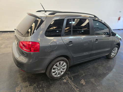 Volkswagen Suran 1.6 Comfortline 101cv 2014