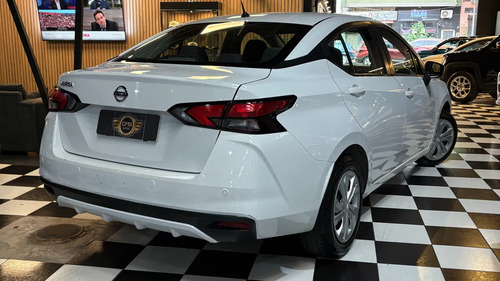 Nissan Versa 1.6 Sense Mt 2022